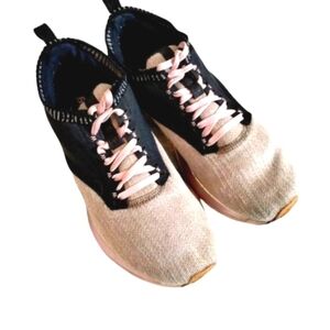 Brooks Ricochet Womans 7.5 Energize Natural Sneakers